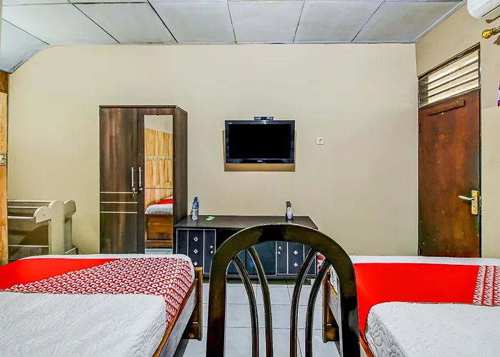 Oyo 91053 Desa Wisata Hotel 2*