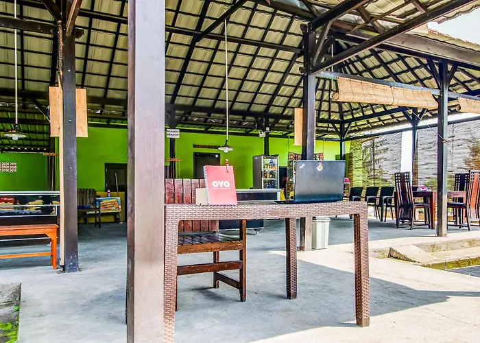 Hotel Oyo 91053 Desa Wisata